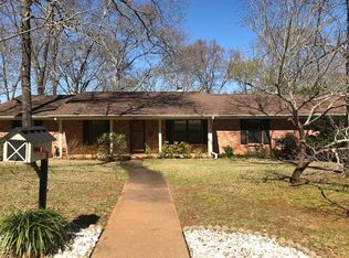 1021 Woodland Dr, Palestine, TX 75801