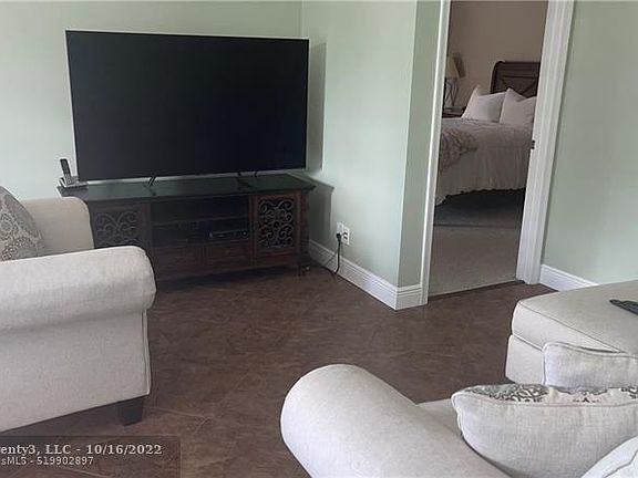 4th image of 102 Freedom Ct #102