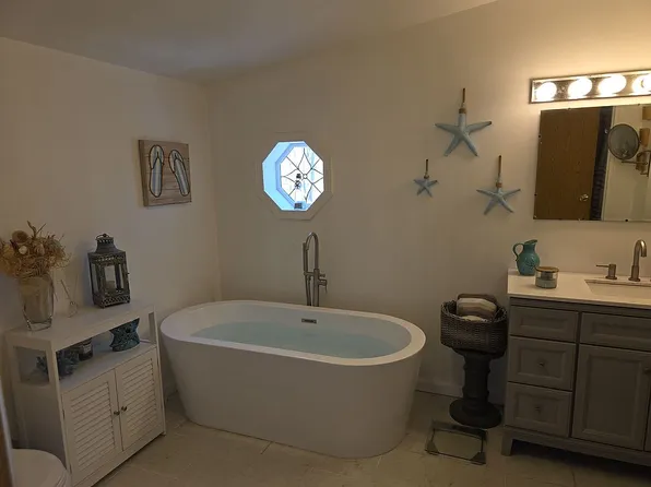 7564 Rocky Ridge Rd, East Stroudsburg, PA 18302