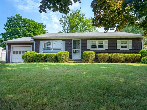 187 Lions Mouth Rd, Amesbury, MA 01913