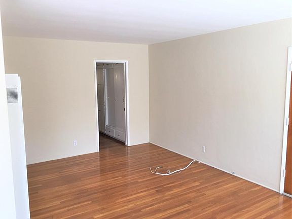 4th image of 5212 E The Toledo APT 5