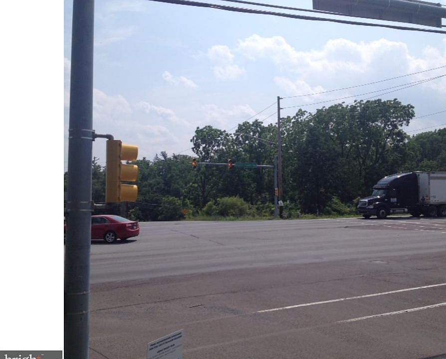 1st image of 840 Ben Franklin Hwy E