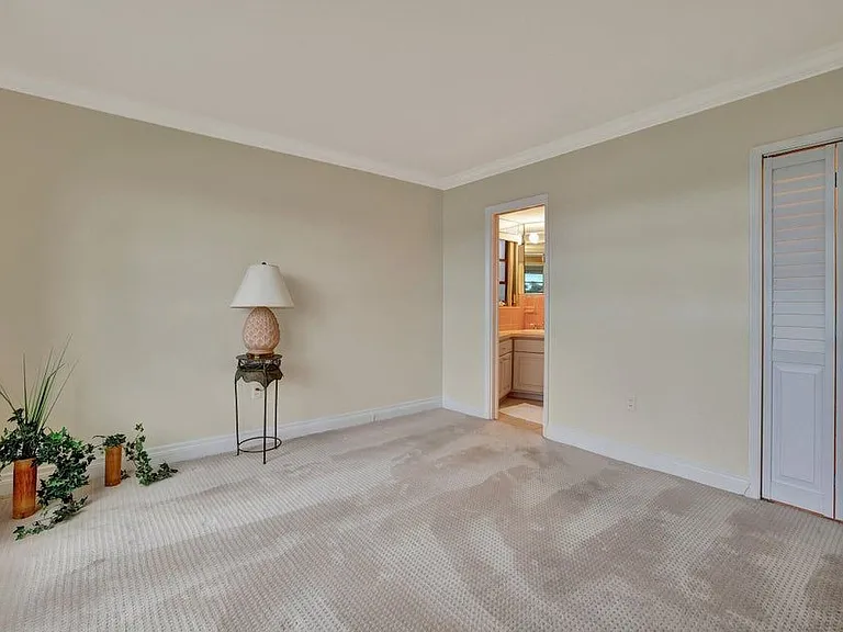 2727 Yacht Club Blvd #2A — Photo 8
