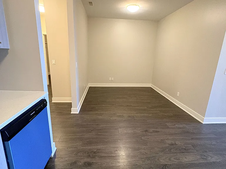 150 Main St W #504 — Photo 13