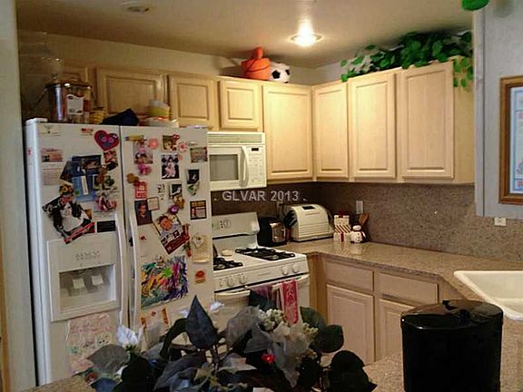 3rd image of 8305 W Cherry Glaze Ave #103