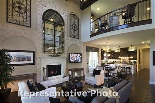 2nd image of 525 Harmony Ln