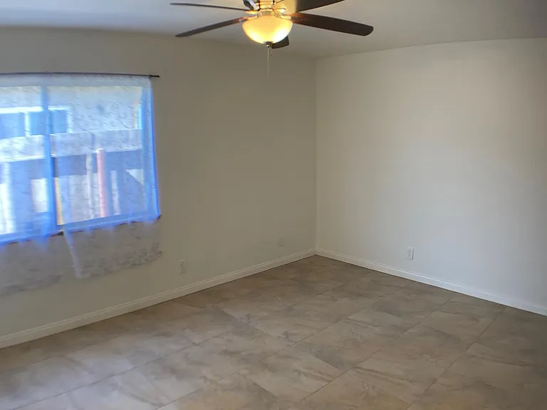 563 Carrie Cir — Photo 8