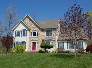 8795 N Chinaberry Cir, Macedonia, OH 44056