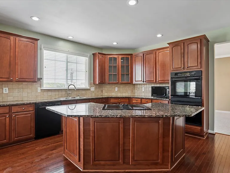 319 Morlyn Dr — Photo 31