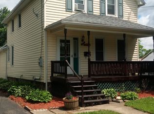 9028 Cayuga Dr, Niagara Falls, NY 14304