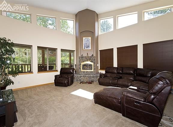4th image of 1150 Royal Oak Ct