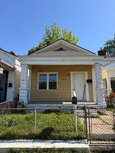2537 Griffiths Ave Photo 1