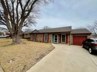 805 Annapolis Dr, Arlington, TX 76017