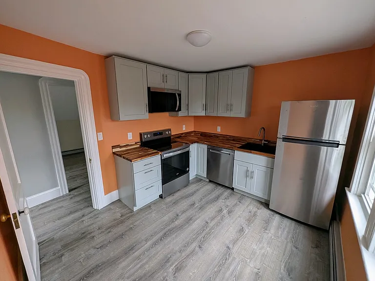 35 Sessions St #3D — Photo 2