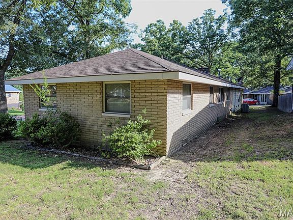3rd image of 1519 Rosedale Ln