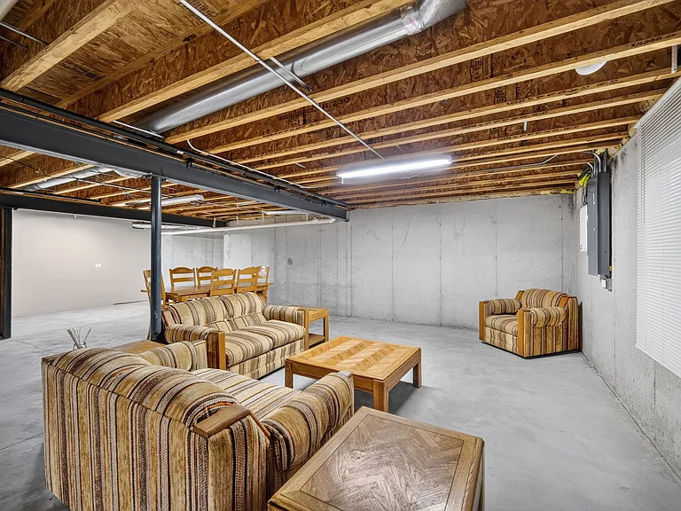 3565 Ayres Dr — Photo 24