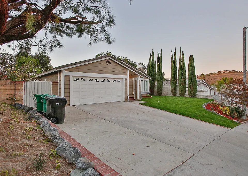 24351 Darrin Dr