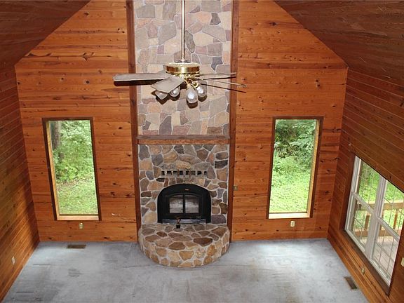 4th image of 120 Shady Ln