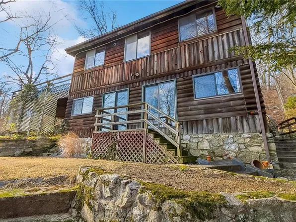 268 Lake Drive, Lake Peekskill, NY 10537
