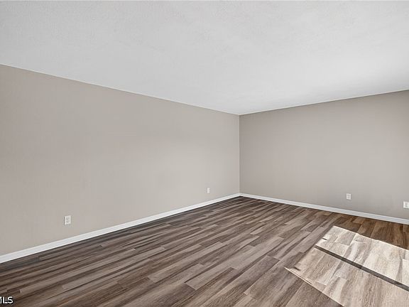 5th image of 5576 Malt Dr APT 4