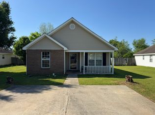 211 Strawbridge Ln, Bonaire, GA 31005