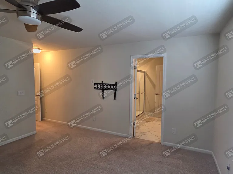 8151 Quincy Dr — Photo 12