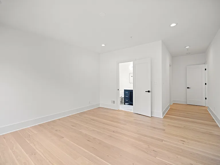 8609 Woodbrook Ln — Photo 34