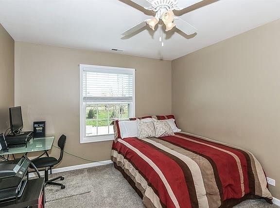 3rd image of 322 Newport Ln