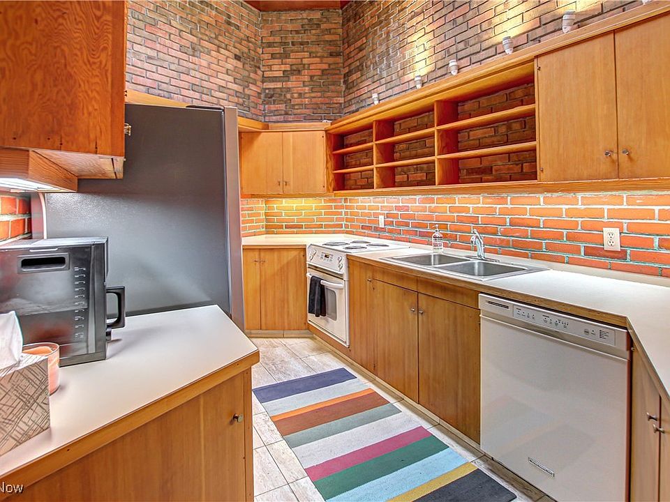 19th image of 920 Wallwood Dr