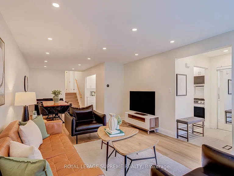 143 Voltarie Cres #UPPER — Photo 5