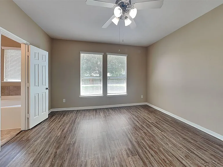 7418 Jacobs Well Dr — Photo 9
