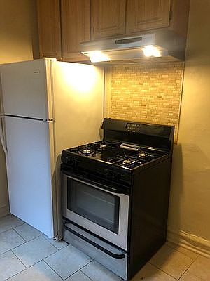 2nd image of 67 Saint Pauls Pl #1H