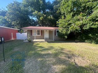 205 E Avenue A, Hooks, TX 75561