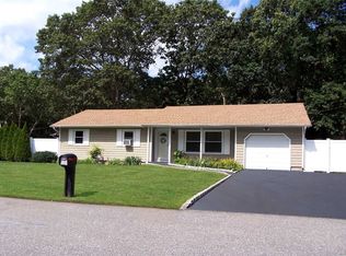 1 Kameo Dr, Mastic, NY 11950