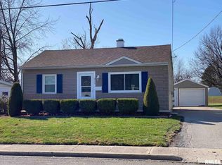 915 Hawley St, Taylorville, IL 62568