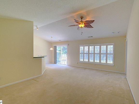 5th image of 313 Highgate Cir