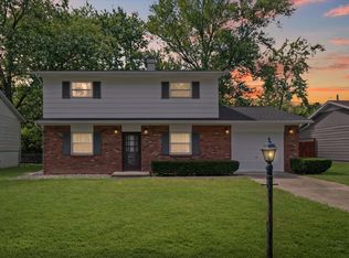 1007 Holiday Dr, Champaign, IL 61821