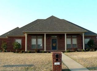 164 Crystal Lake Rd, Austin, AR 72007