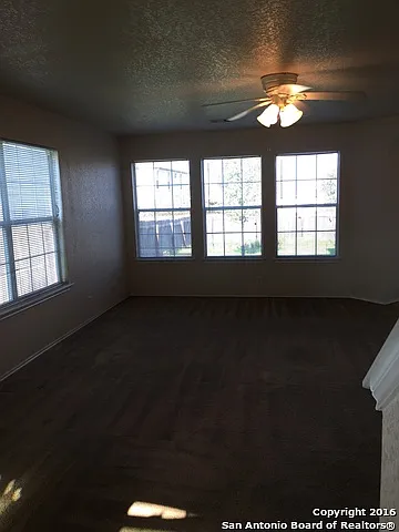 3 bed, 2.5 bath, 1879 sqft, $1,650 — Photo 3