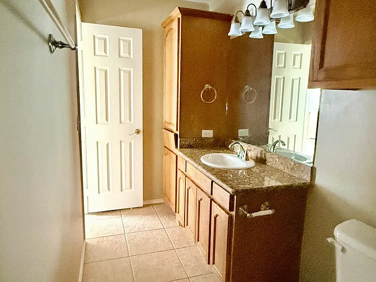 701 S Logan Dr #4 — Photo 10