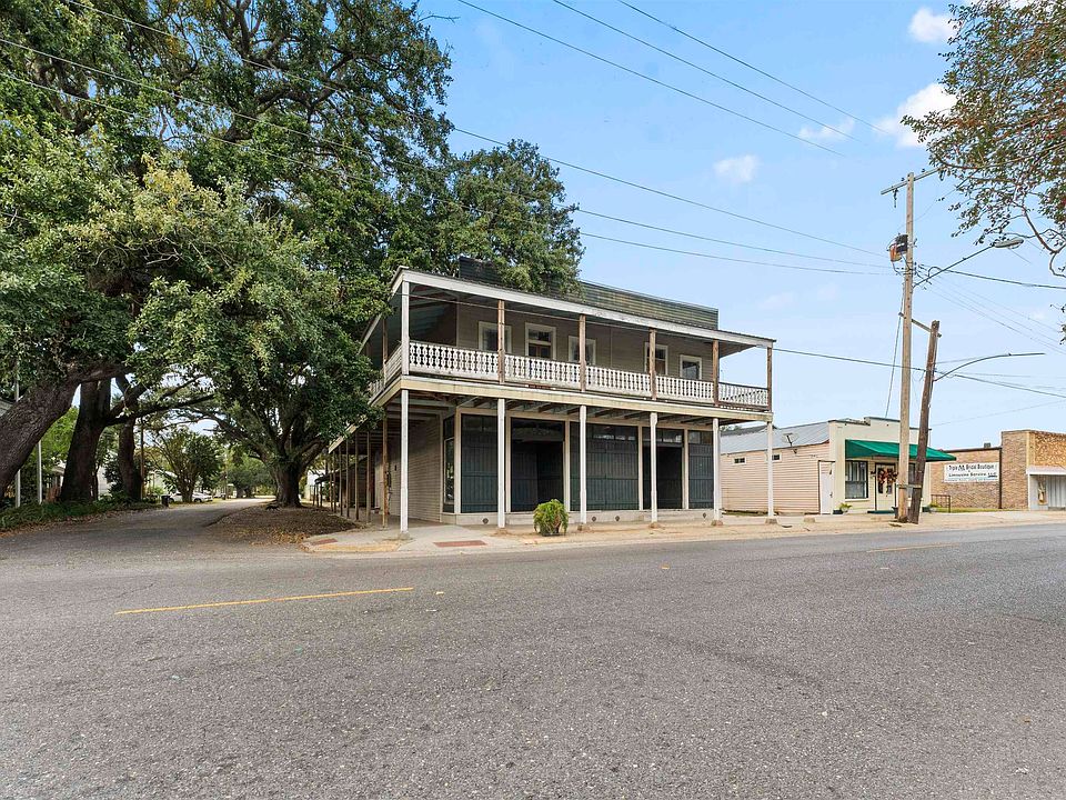1st image of 520 Railroad Ave