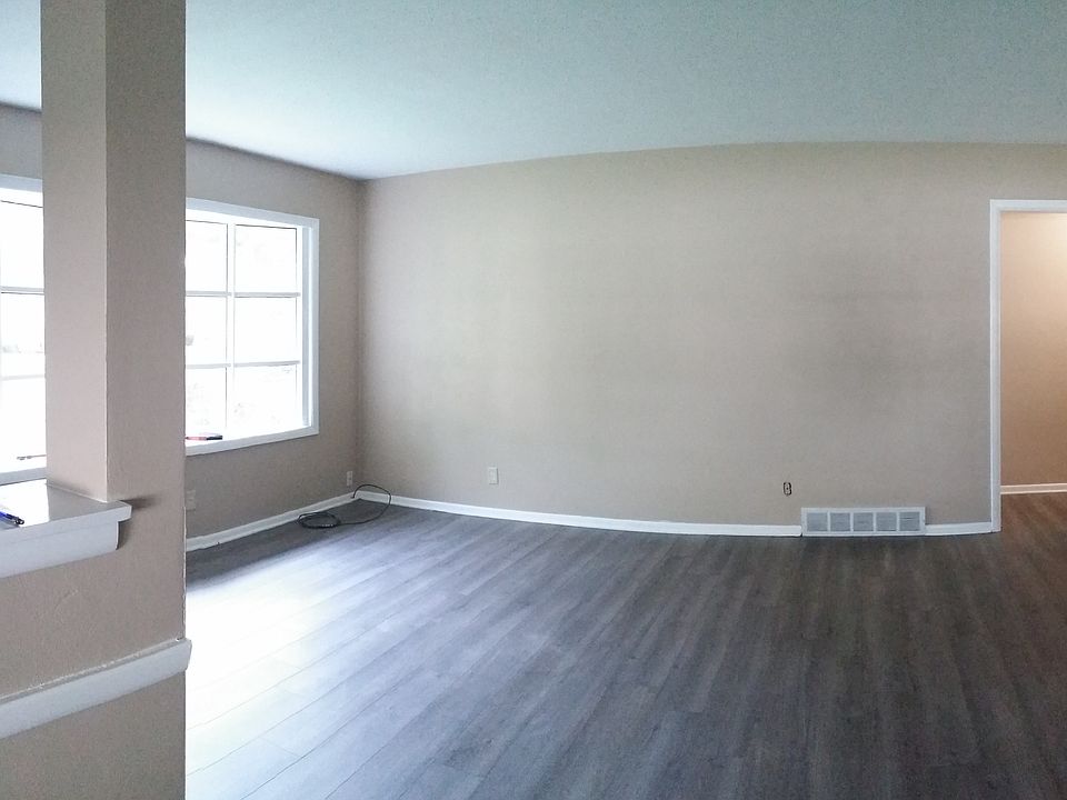 Enterance Living room