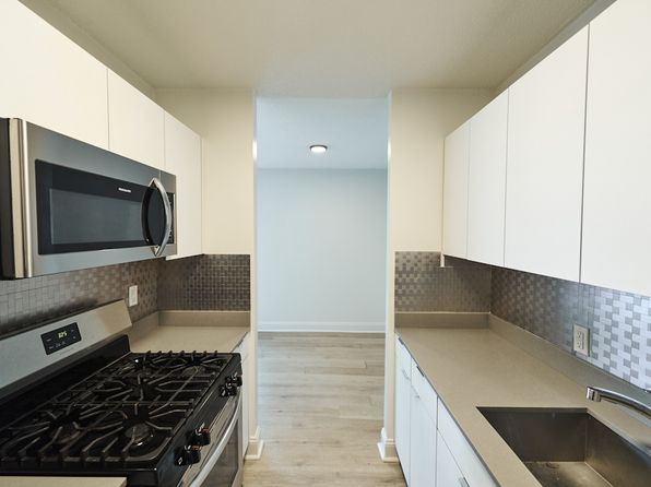 1954 1st Ave APT 10P