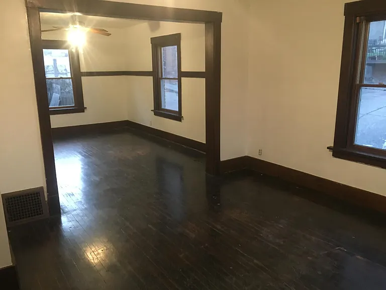 522 S 33rd St — Photo 3