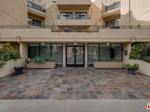 2nd image of 1633 S Bentley Ave APT 106
