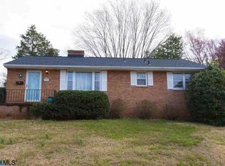 333 Camellia Dr, Charlottesville, VA 22903