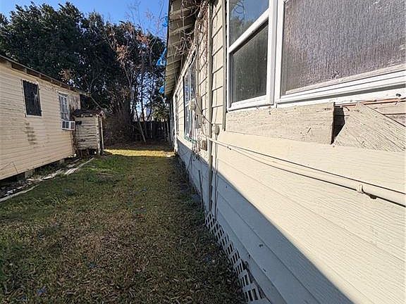 5th image of 234 Providence Ln