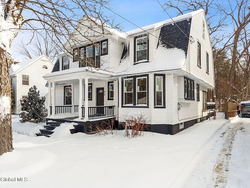 2nd image of 818 Oregon Avenue
