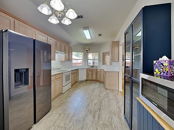 4th image of 1716 Alpine Dr