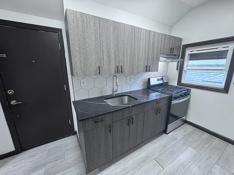 163 Elwood Ave #3 — Photo 1